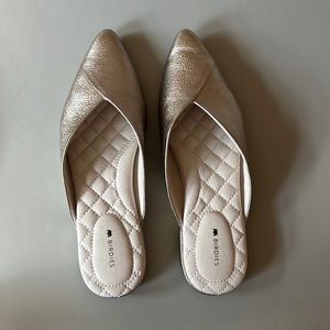 Like new size 7 Birdies shoes